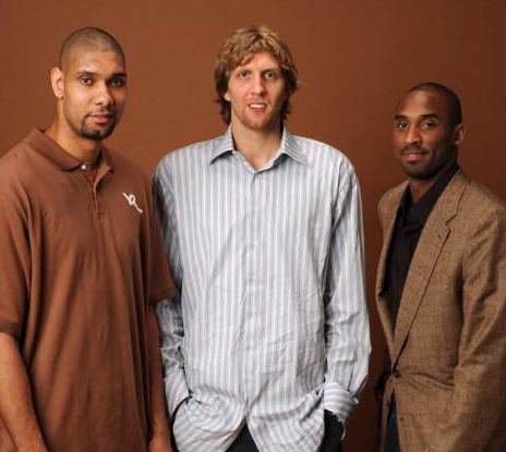 笑逐颜开！詹姆斯表扬布朗尼：保持微笑&继续前进！加油王子！