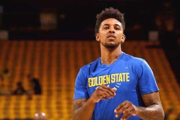 在绿茵场追逐梦想，每一步都是热爱的回响。