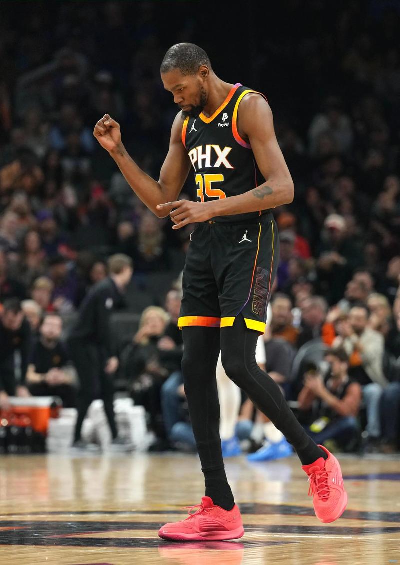 耗时17年，德罗赞解锁26000分！科比15年，杜兰特16年，詹库呢？